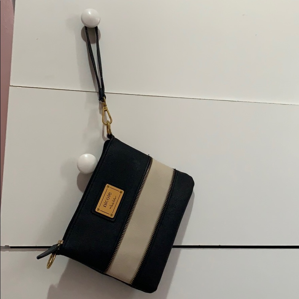 A cute Nicole Miller bag